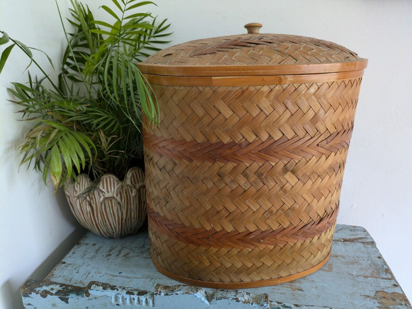 RARE LARGE VINTAGE TIGHT HANDWOVEN WICKER CANE BASKET WITH LID OVAL WOODEN VGC