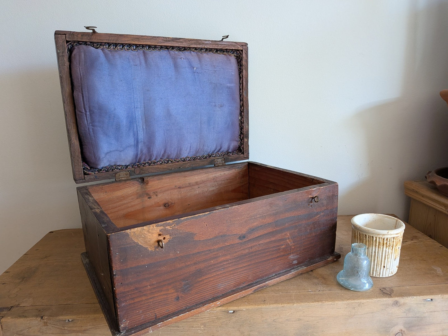 Antique Victorian Needlework Box Wooden Sewing Padded Interior Craft Gilt Letter