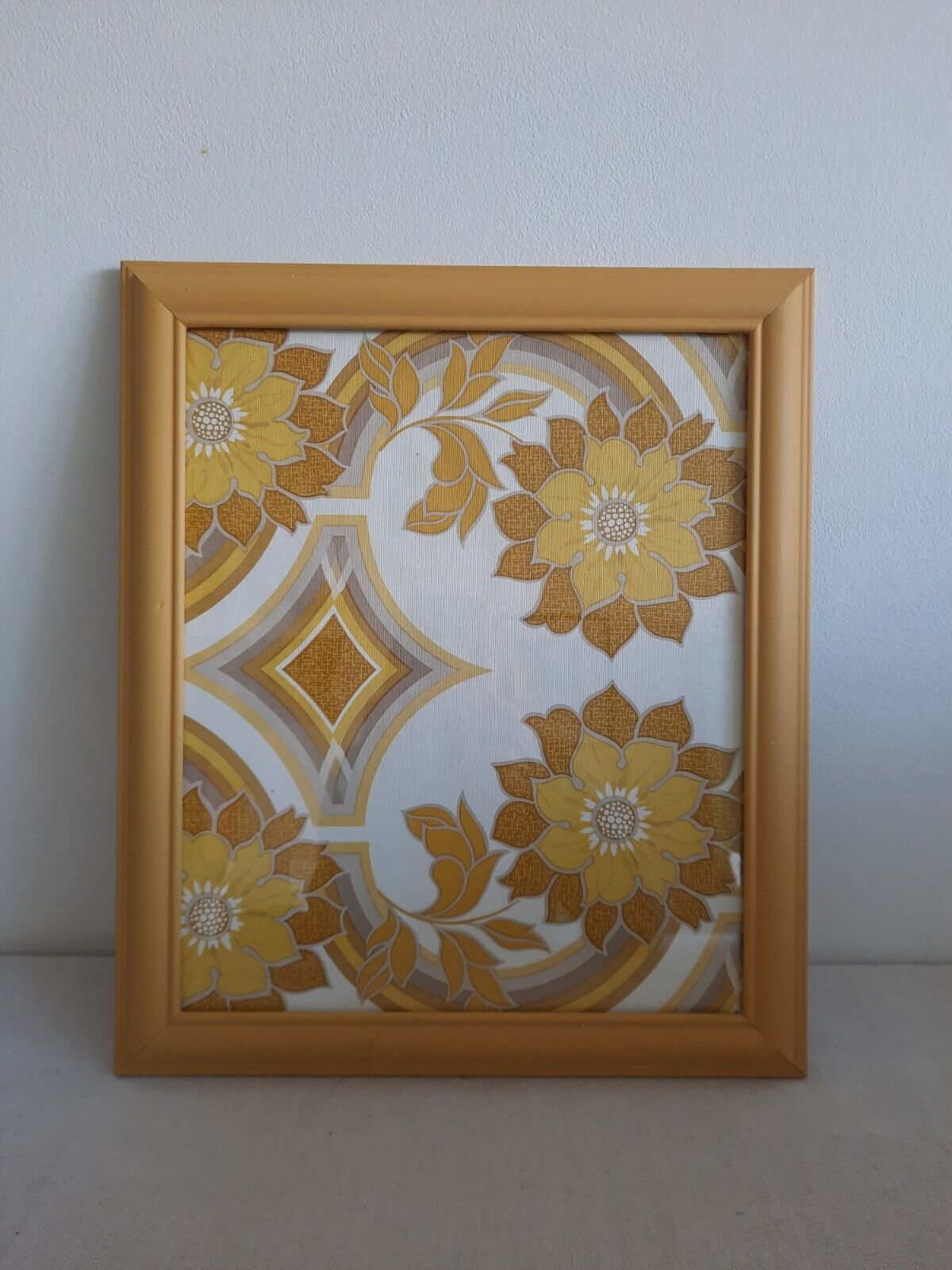 Retro picture Frame Wallpaper gift framed Yellow 60s 70s Vtg Floral Decor Wall
