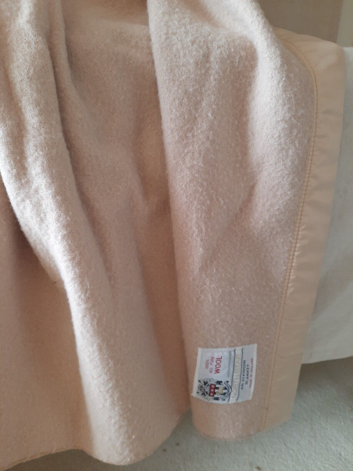 ATKINSON NORTHSTAR VINTAGE 100% WOOL THICK COSY CREAM BLANKET 175cm X 236cm Prop