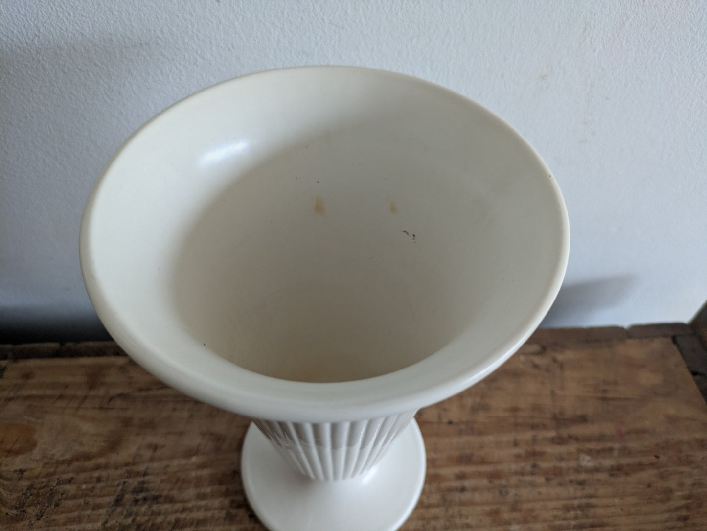 Vtg WEDGEWOOD Etruria & Barlaston Vase Ivory England Trumpet Fluted Ribbed Large