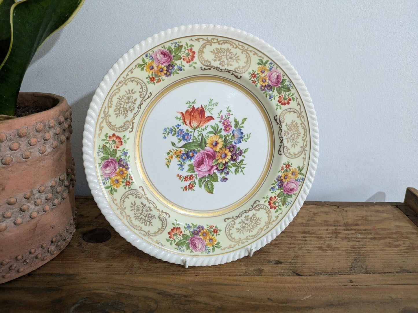 Vintage FLORAL JOHNSON BROS BELFORD OLD ENGLISH FLOWERS GOLD DINNER PLATE VGC