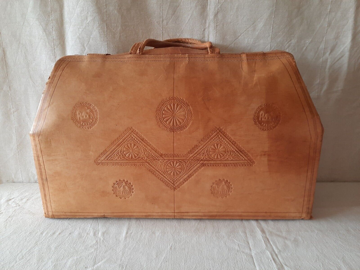 Vintage Handbag 1960s Vintage Tooled Leather Holdall Gladstone Doctors Italian