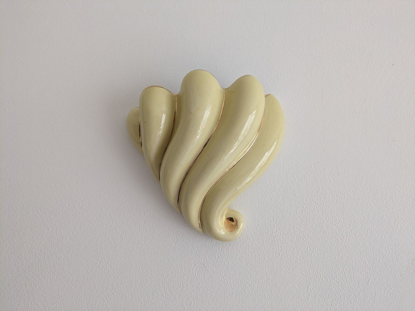 Vintage Sadler Ceramic Wall Pocket Yellow MCM 50s 60s Vase Shell Lemon 22ct Gold