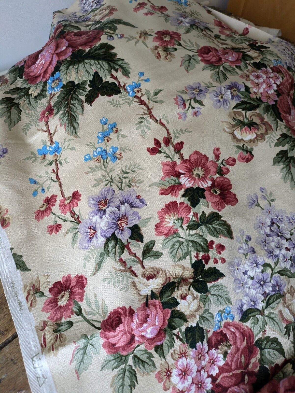 9m X 120cm Vintage Cabbage Rose Woburn an Osprey Screen Print Fabric Material