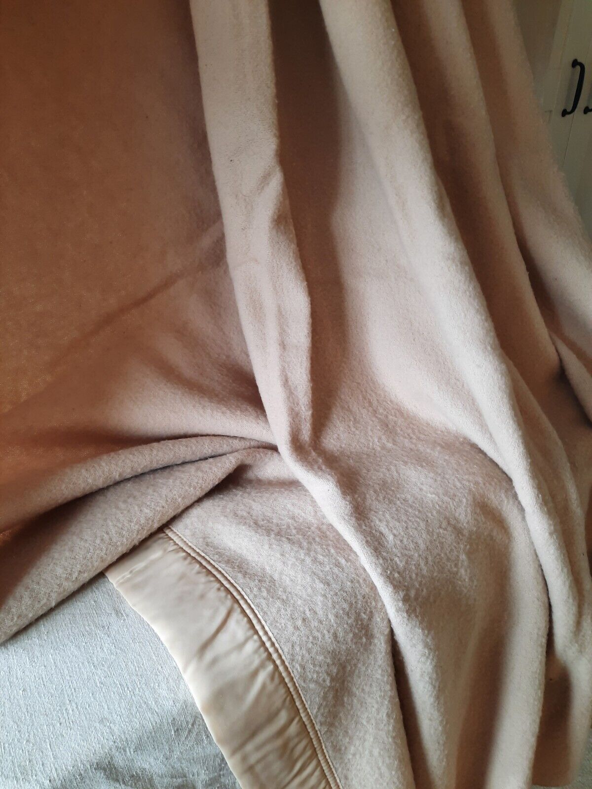 ATKINSON NORTHSTAR VINTAGE 100% WOOL THICK COSY CREAM BLANKET 175cm X 236cm Prop