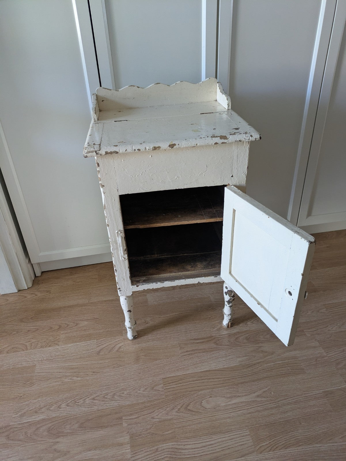 Vintage painted Chippy Bedside Vanity cabinet with Rail White Cupboard Table Old