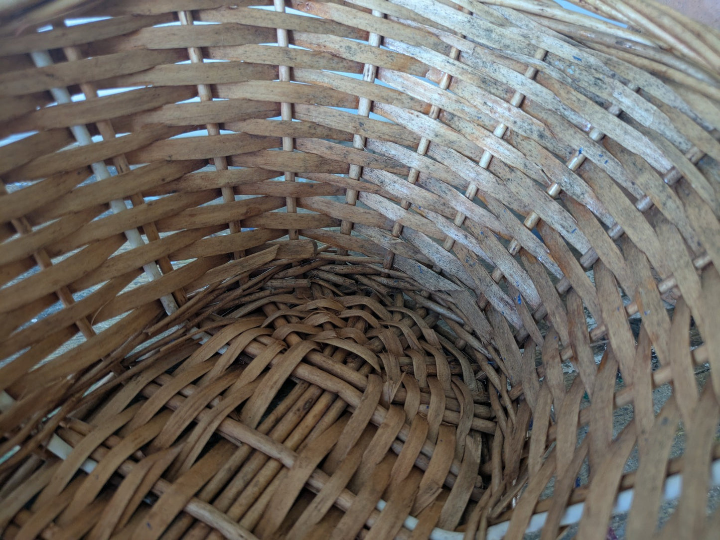Vtg Wicker Shopping Basket with Handles Natural Farm Shop Display Storage Garden