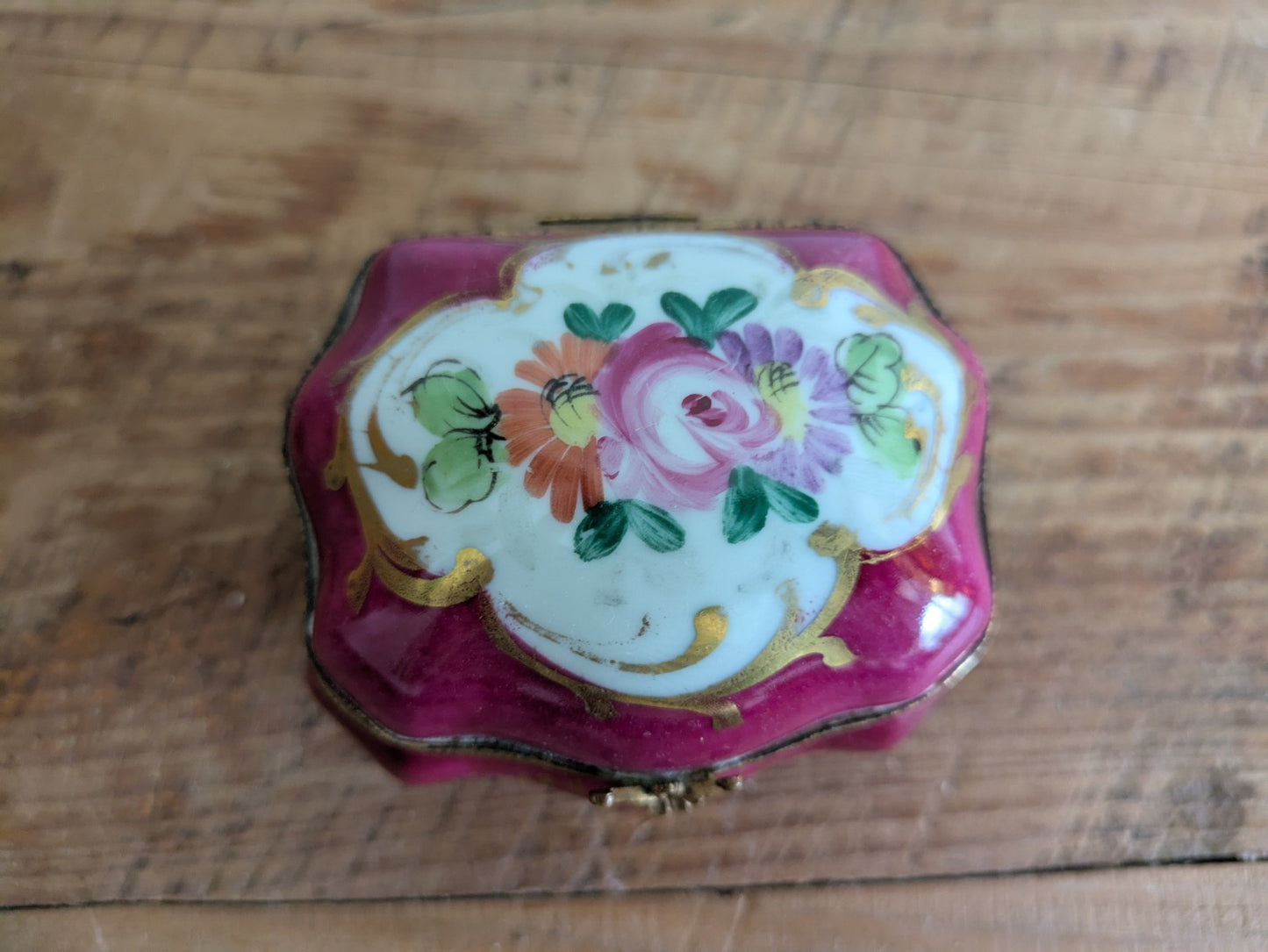 Antique Early 20thC Lidded Box in Hand-painted Porcelain Flowers Gold Decoration