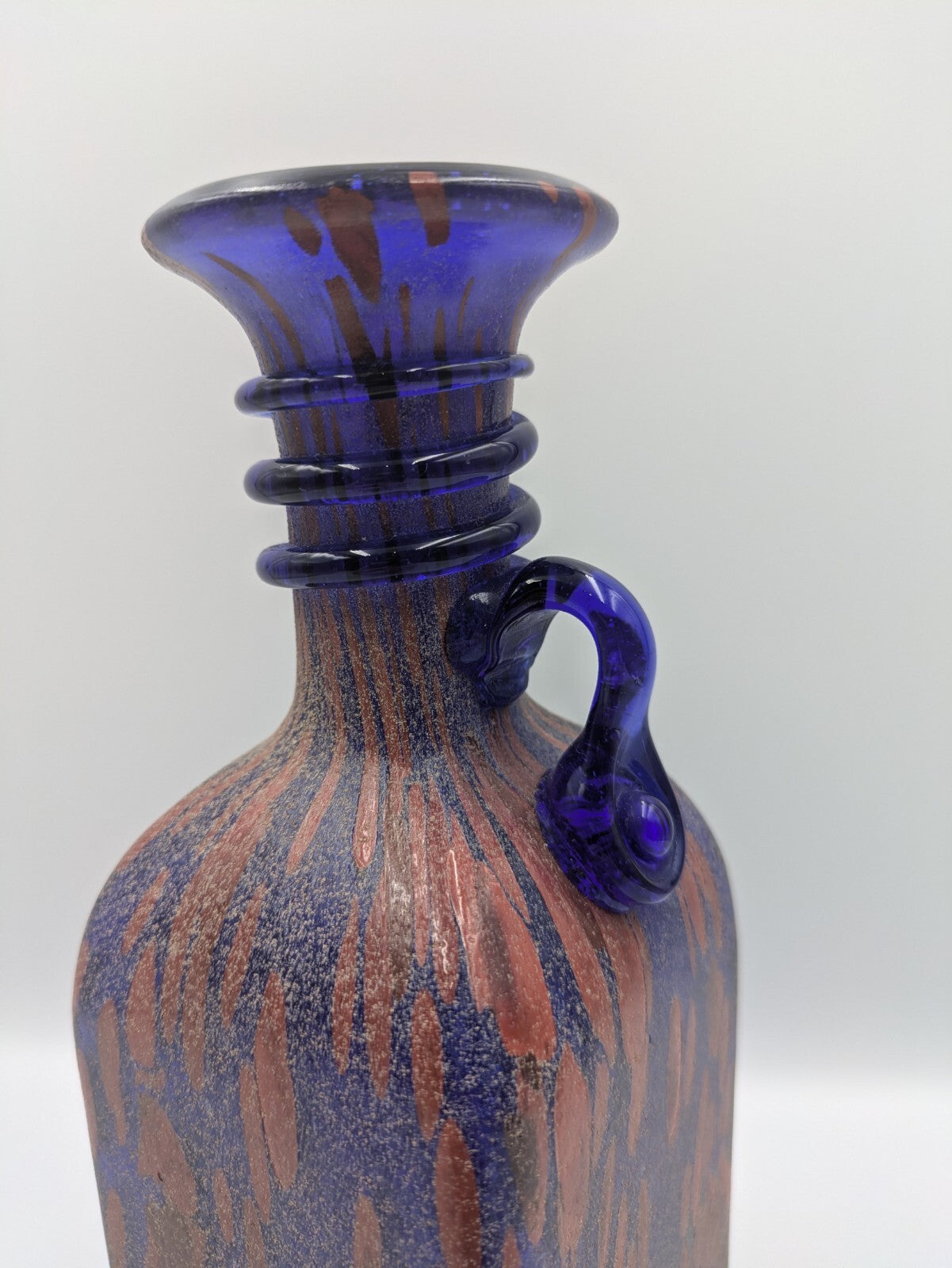 Vtg Cenedese Style SCAVO Art Glass VASE JUG w Blue Strapped Neck Applied Handle