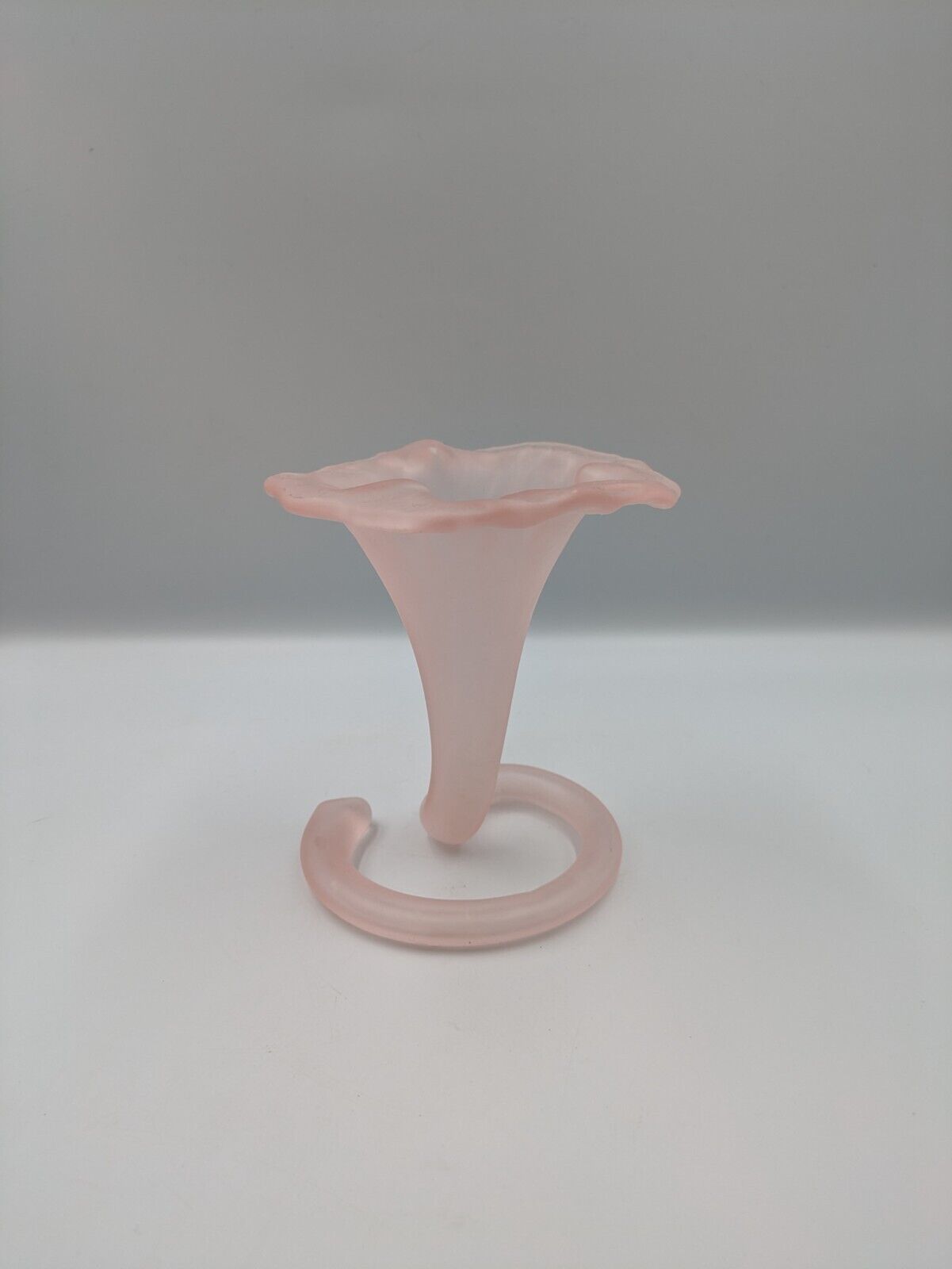 Large Pink frosted glass Vase Calla Lily Flower Design Vintage Italian Decor Vgc