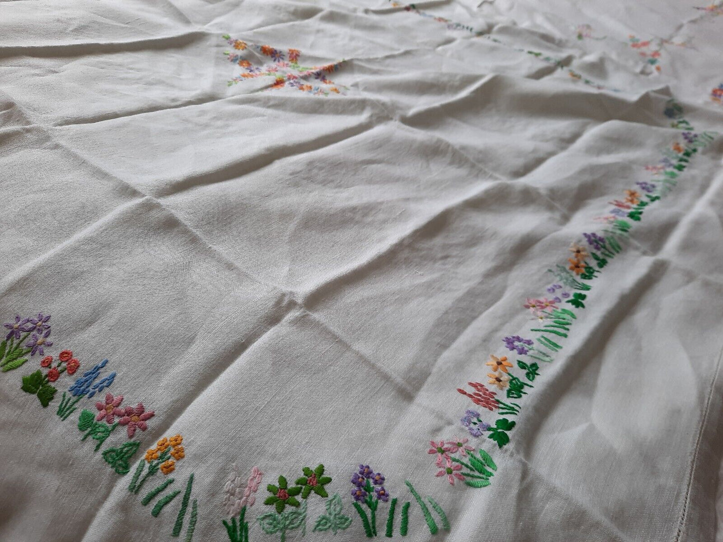 Job lot vtg embroidered retro table cloths cotton floral old x2 flower decor
