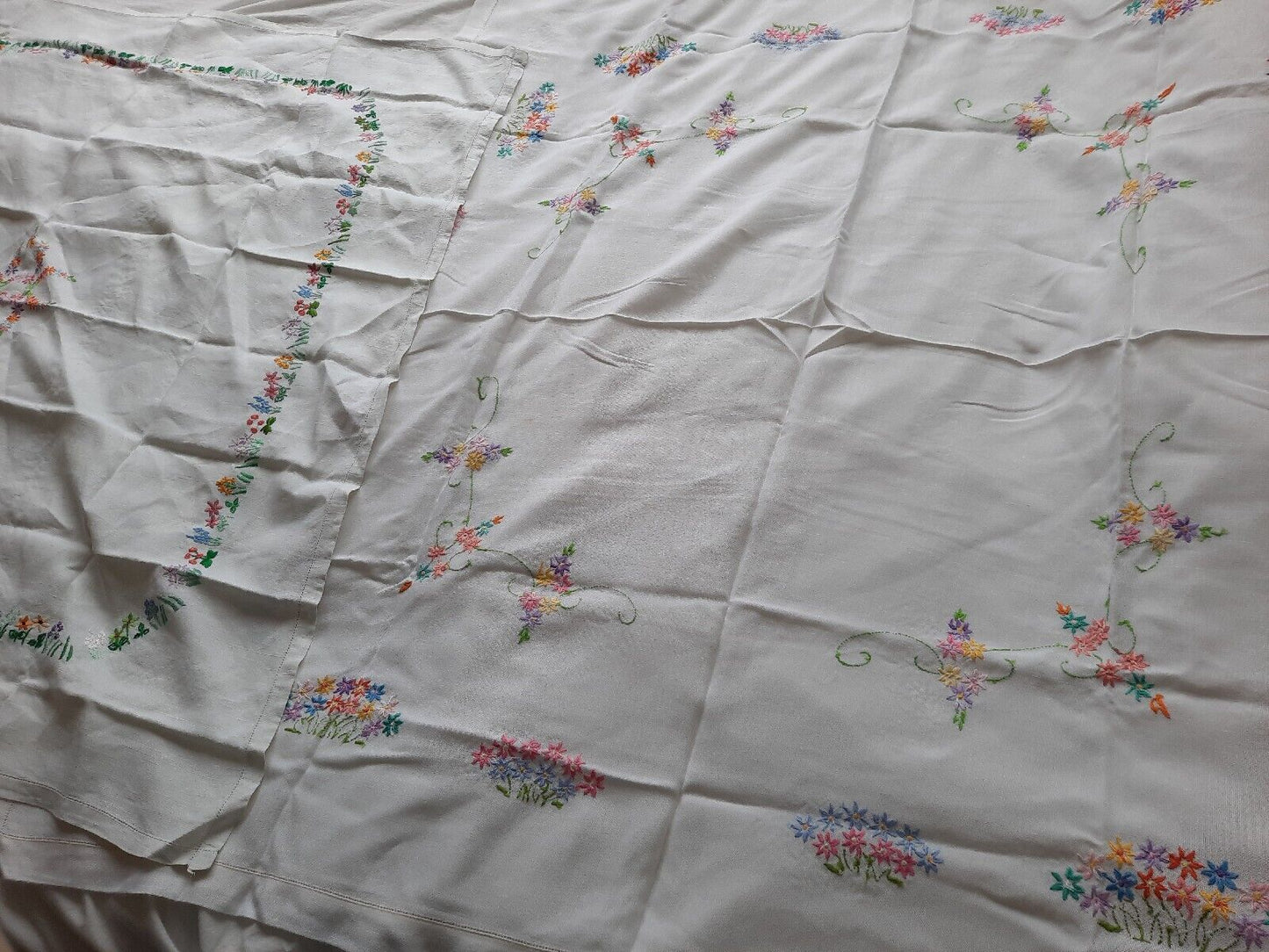Job lot vtg embroidered retro table cloths cotton floral old x2 flower decor