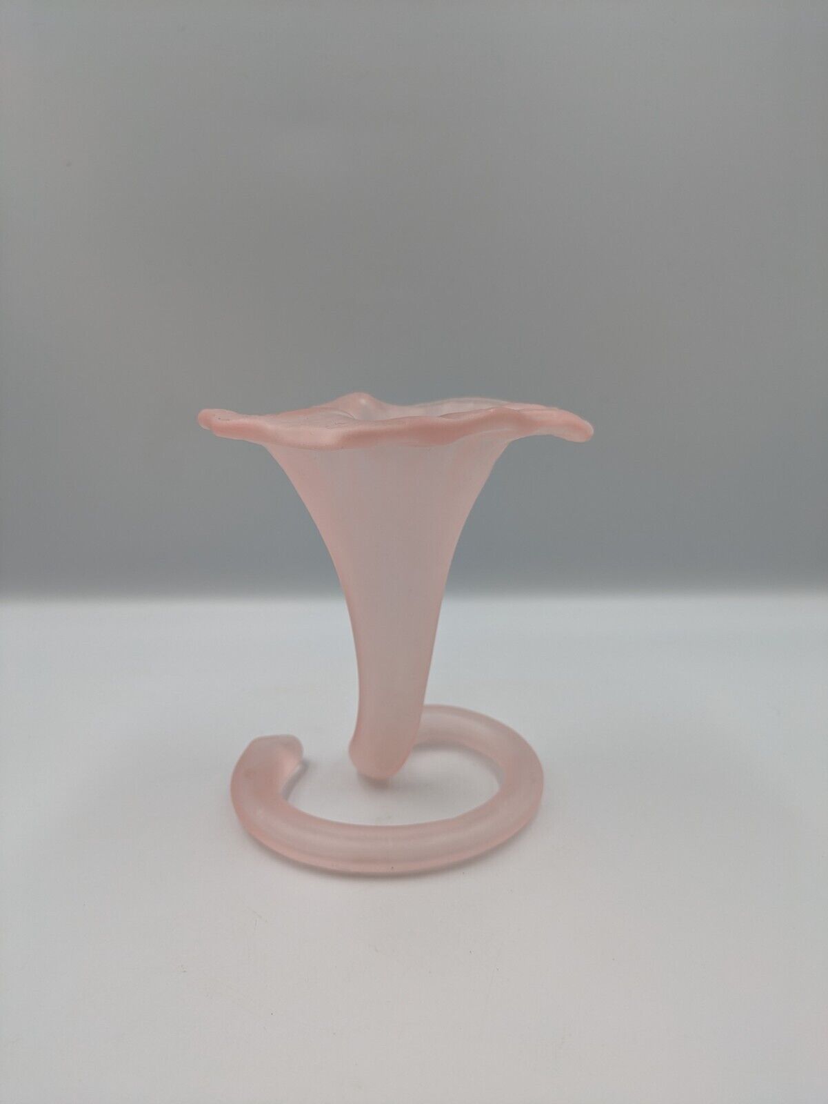 Large Pink frosted glass Vase Calla Lily Flower Design Vintage Italian Decor Vgc