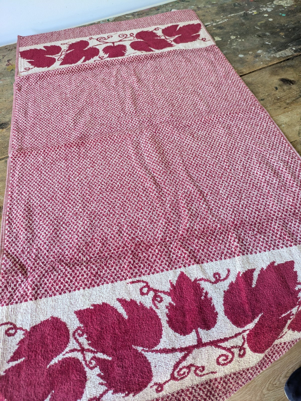 1x Vintage Towel Burgundy Zorbit Retro Bath bathroom prop Midcentury Cotton Vgc