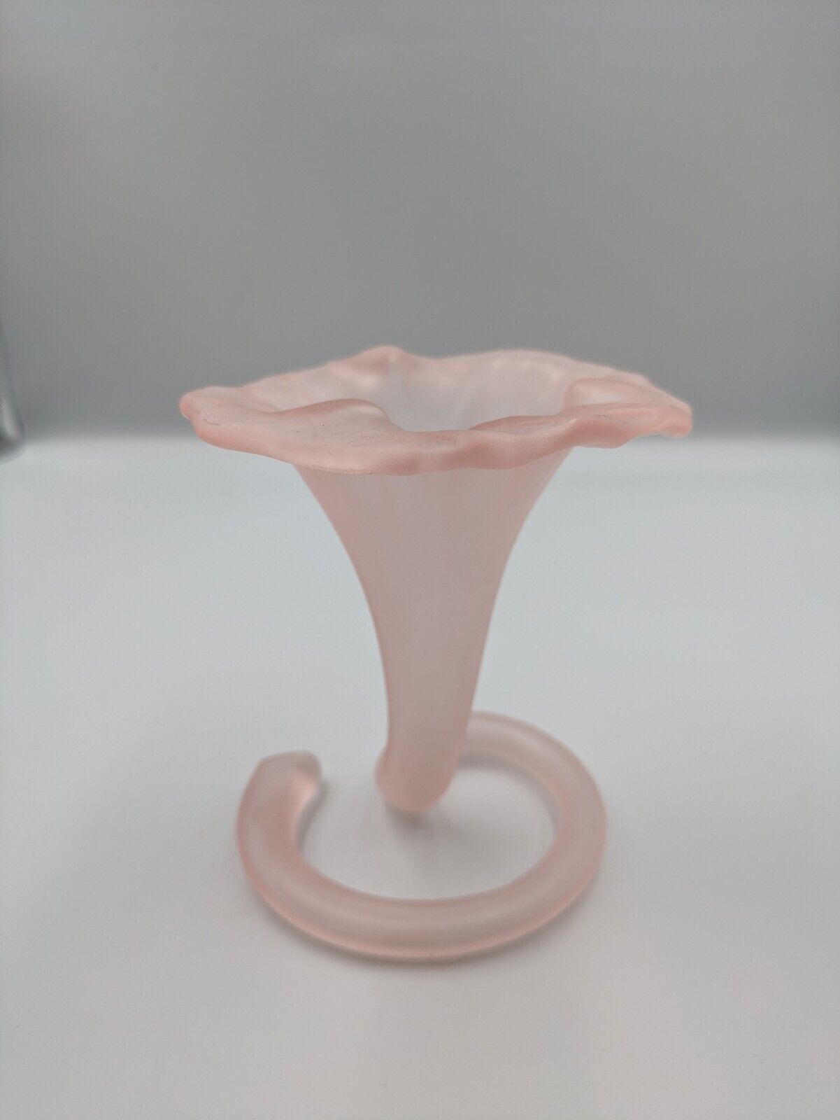 Large Pink frosted glass Vase Calla Lily Flower Design Vintage Italian Decor Vgc