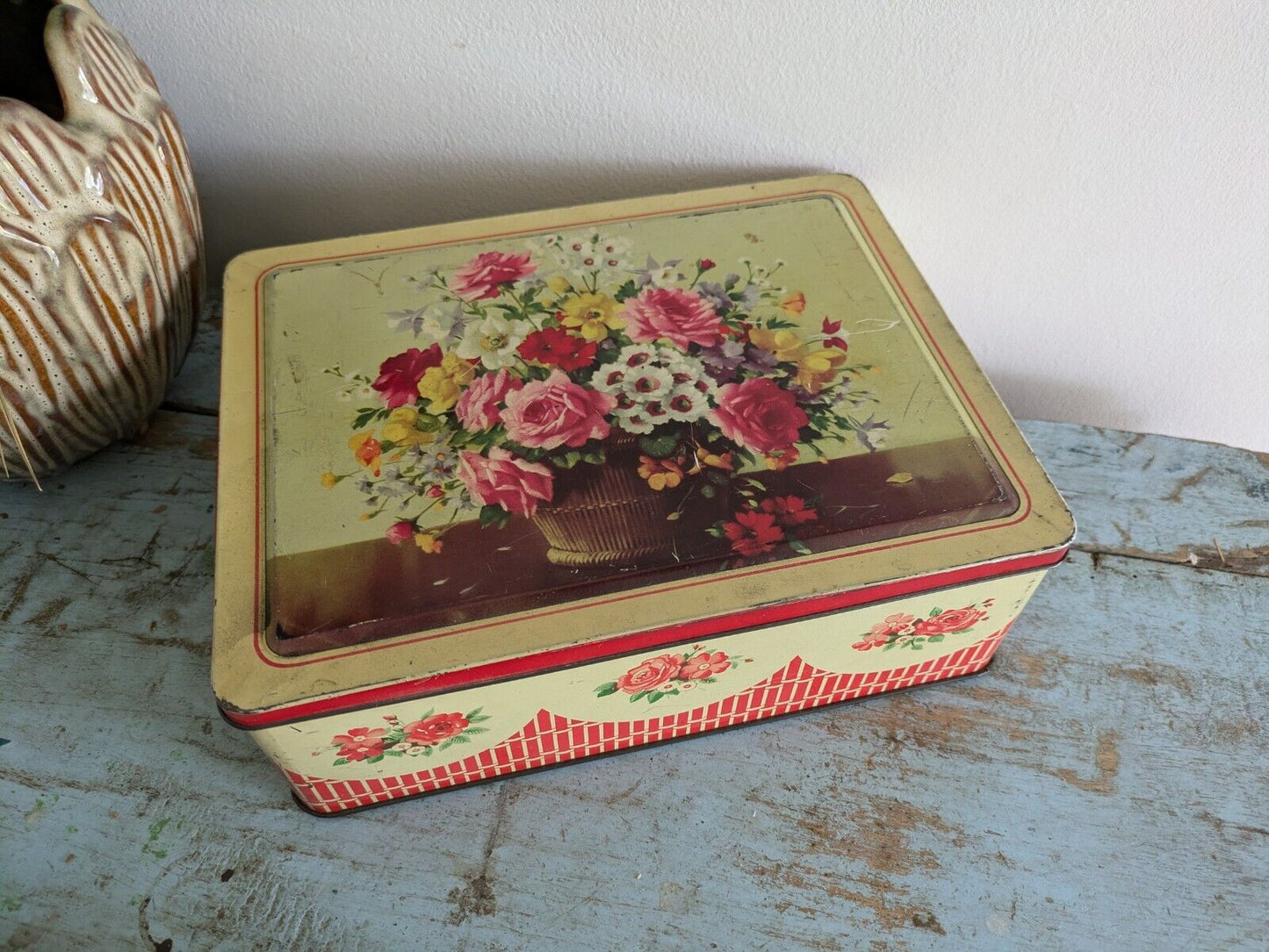 Vintage Box Of Lithographed Tinplate Shabby Chic Retro Roses Vintage Floral Tin