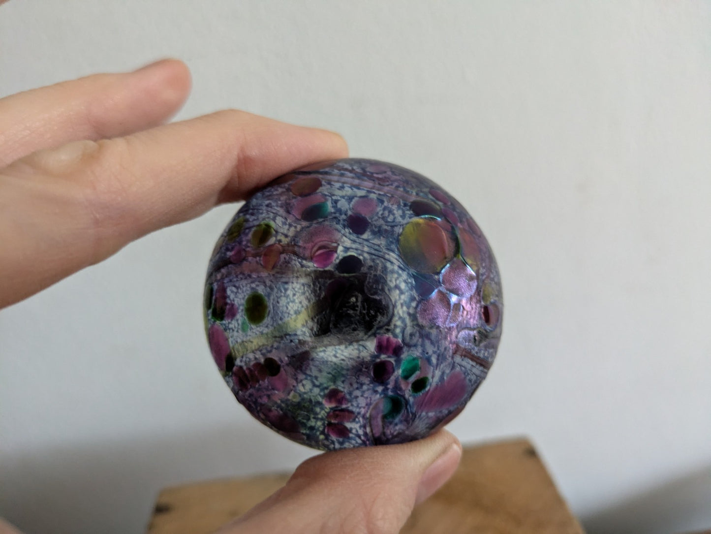 Isle of Wight Studio Purple Speckled Glass Paperweight Vintage Pebble Iridescent