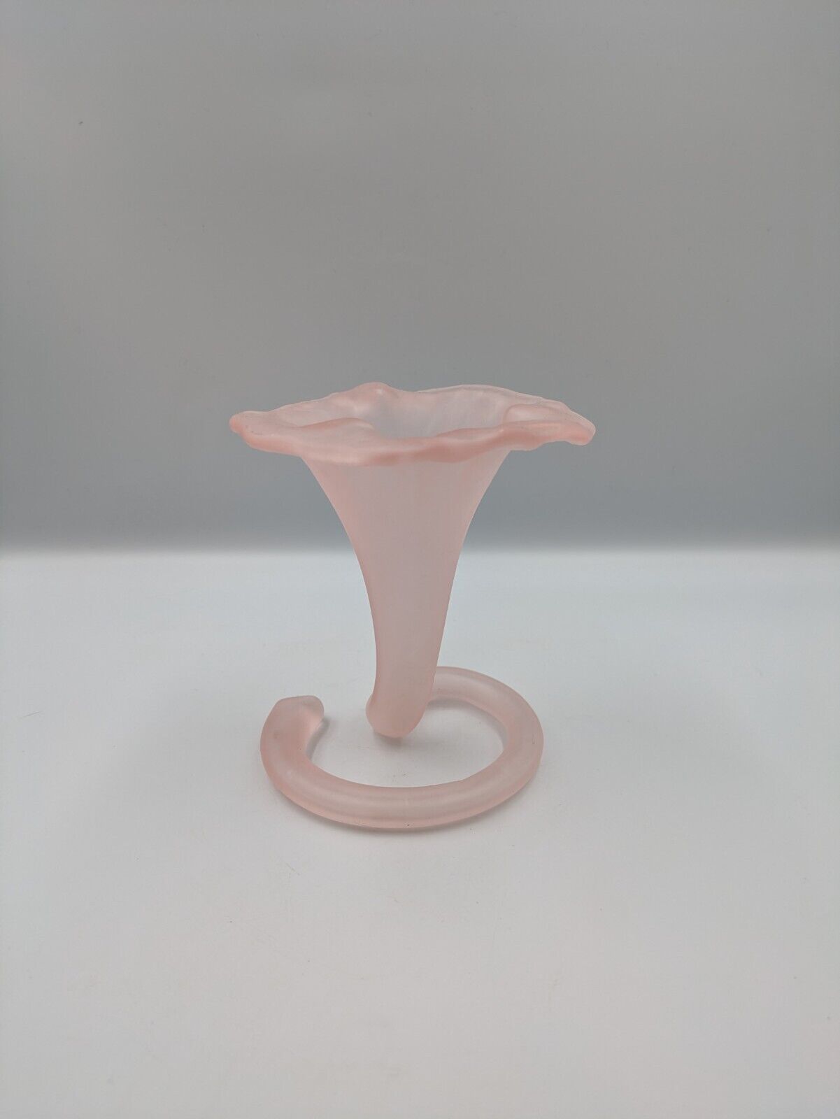 Large Pink frosted glass Vase Calla Lily Flower Design Vintage Italian Decor Vgc