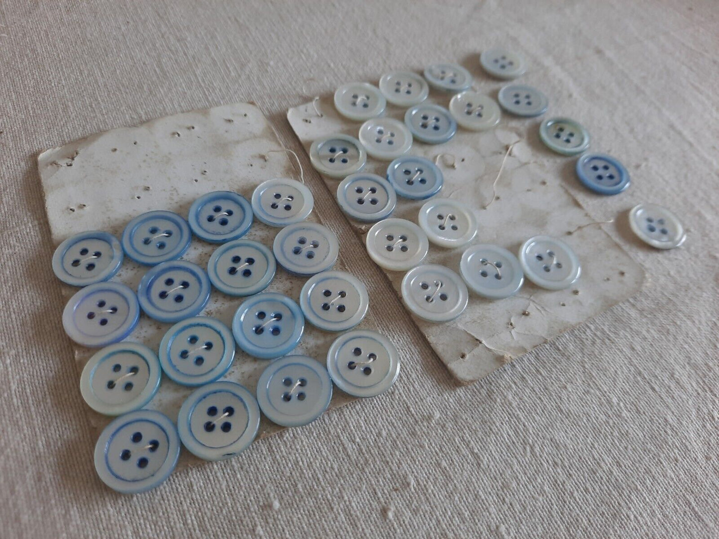 Job Lot Of 35x Vintage Mother Of Pearl Blue Buttons; Diameter 1.7cm 40g Rare Old