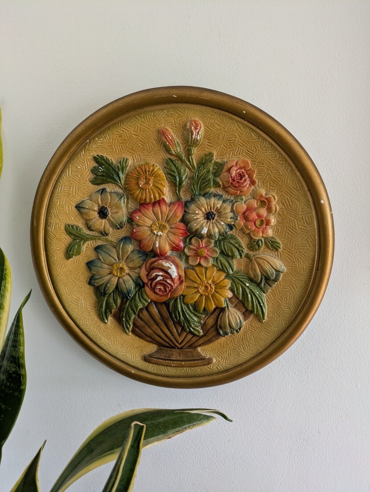 VTG 30s 35.5cm Gold Floral Hand Painted Chalkware Plaque 3D Plate Roses Bouquet
