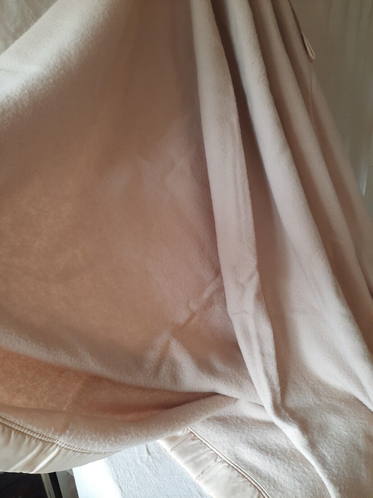 ATKINSON NORTHSTAR VINTAGE 100% WOOL THICK COSY CREAM BLANKET 175cm X 236cm Prop