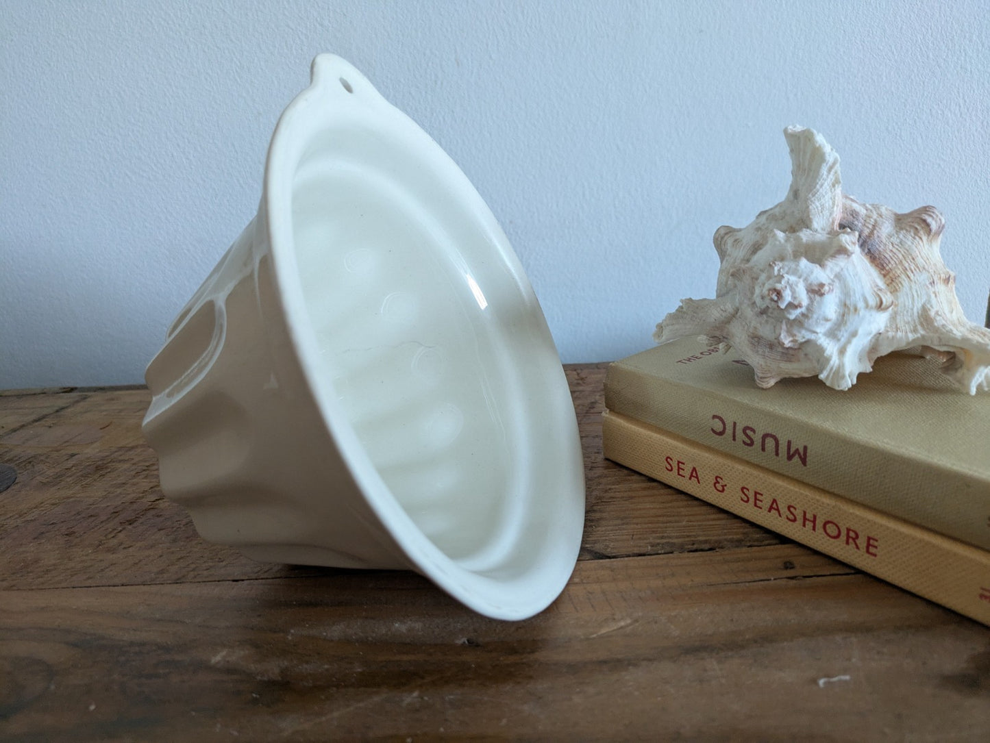 Wall Hanging Antique White Jelly Mould Round Ceramic Motif Vintage Circular Vgc