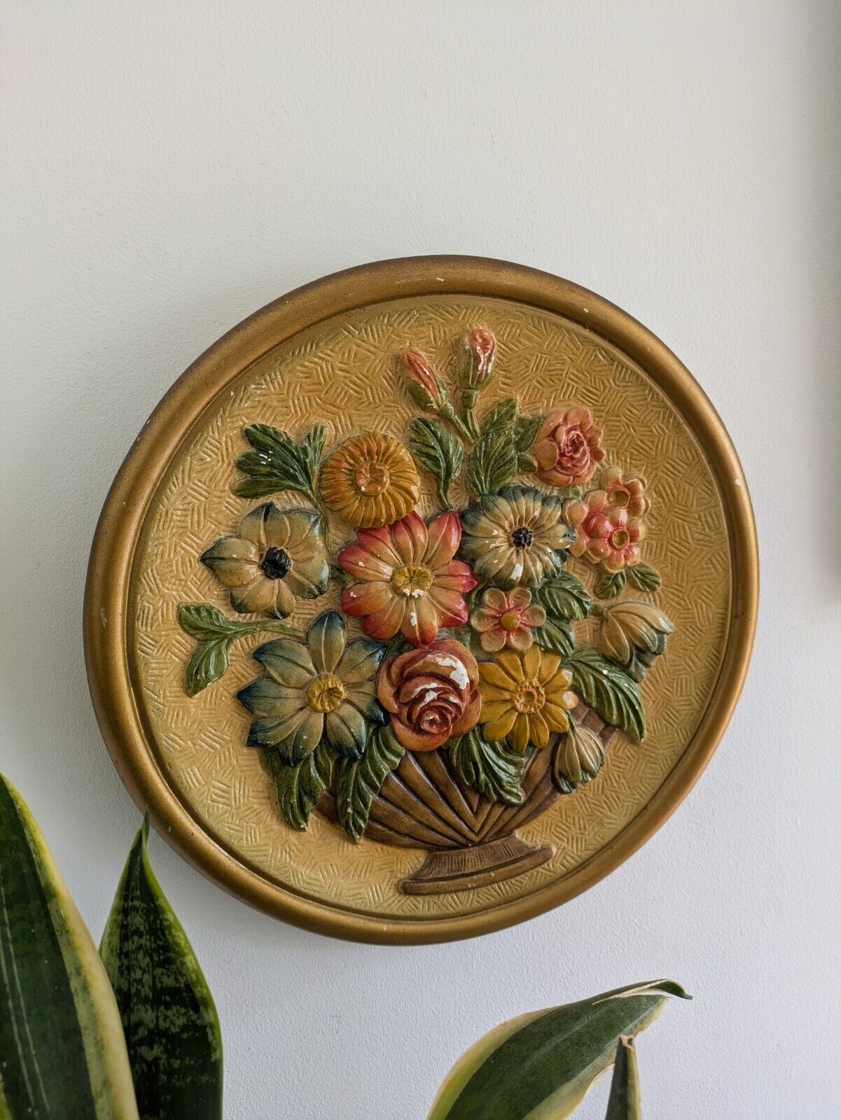 VTG 30s 35.5cm Gold Floral Hand Painted Chalkware Plaque 3D Plate Roses Bouquet