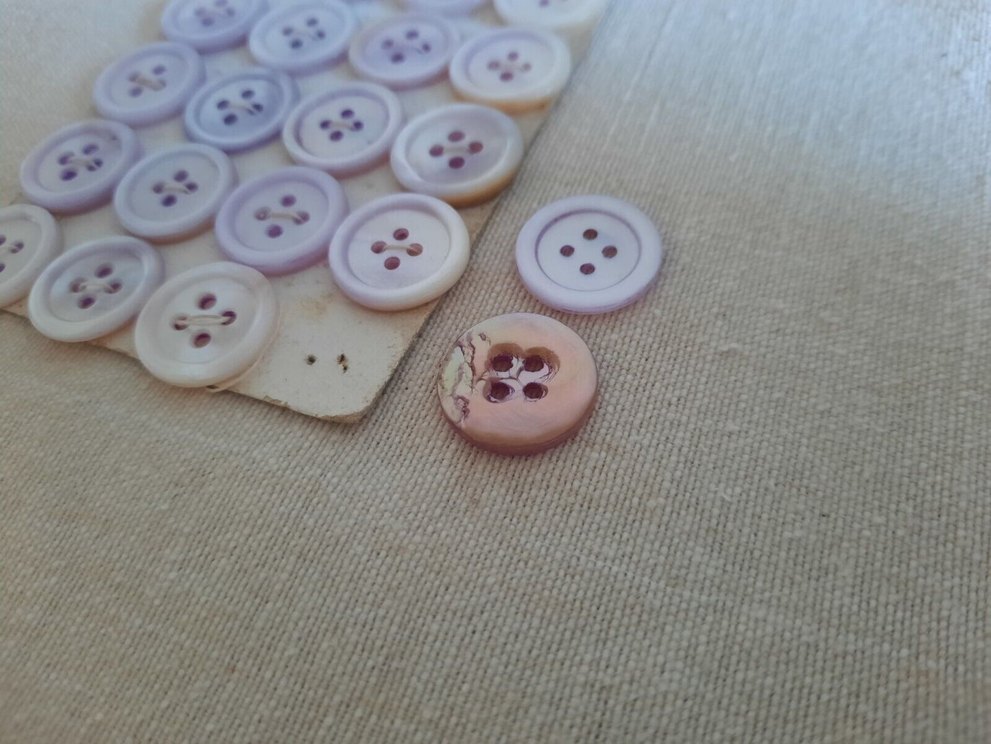 Job Lot Of 21x Vintage Mother Of Pearl Lilac Purple Buttons; Diameter 1.7cm 24g