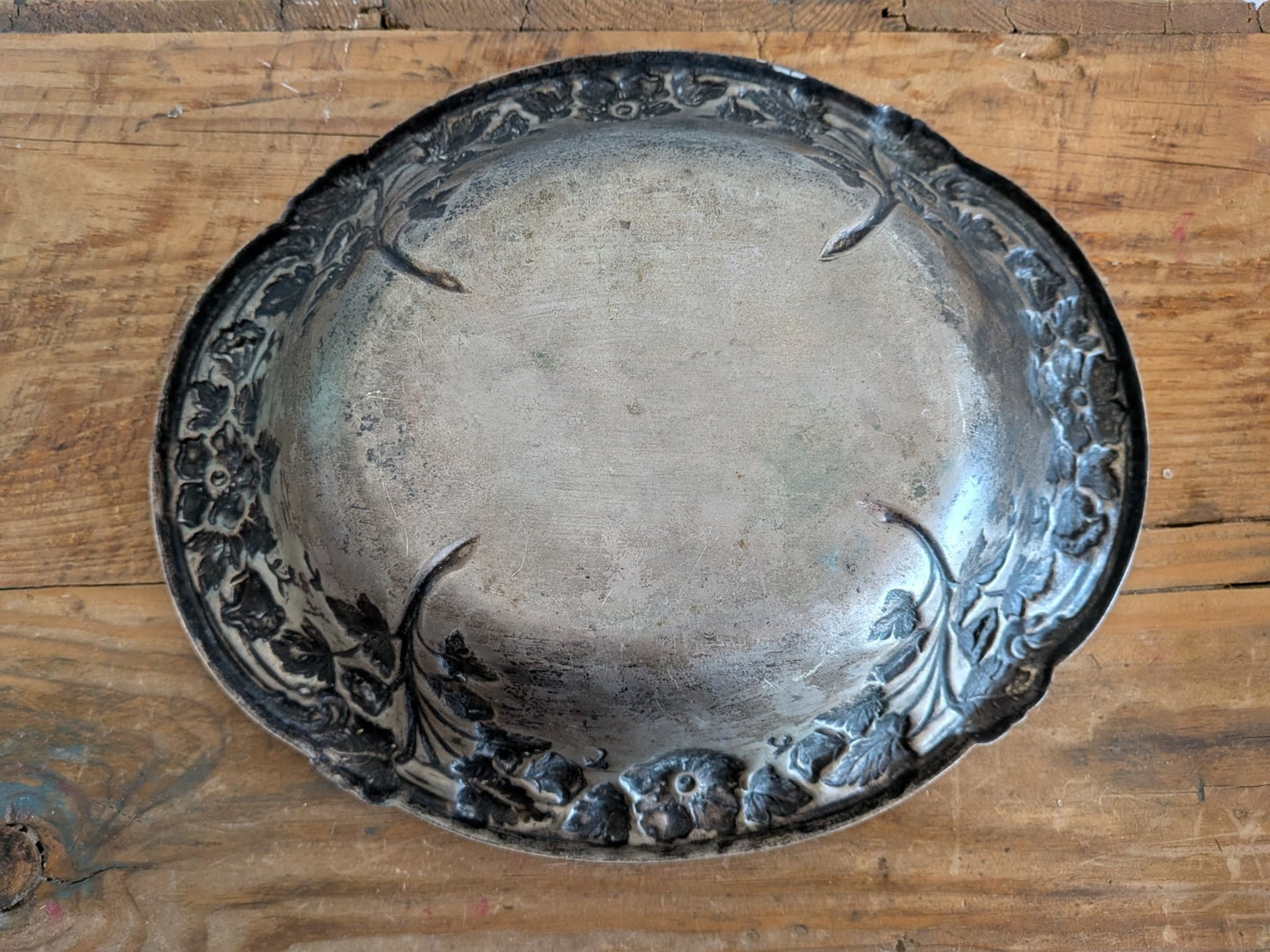 Vintage Silver Plate Grape Dish Prop Dish Metal Antique Prop Film TV Serving Old