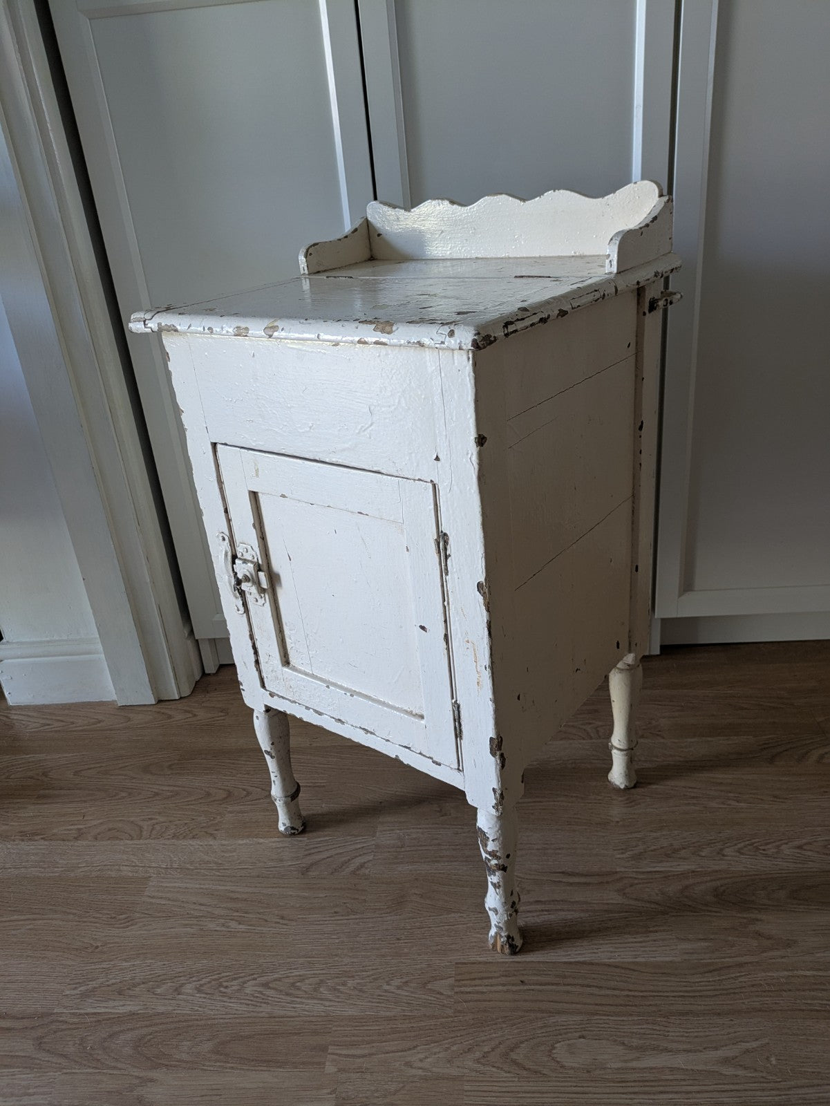 Vintage painted Chippy Bedside Vanity cabinet with Rail White Cupboard Table Old