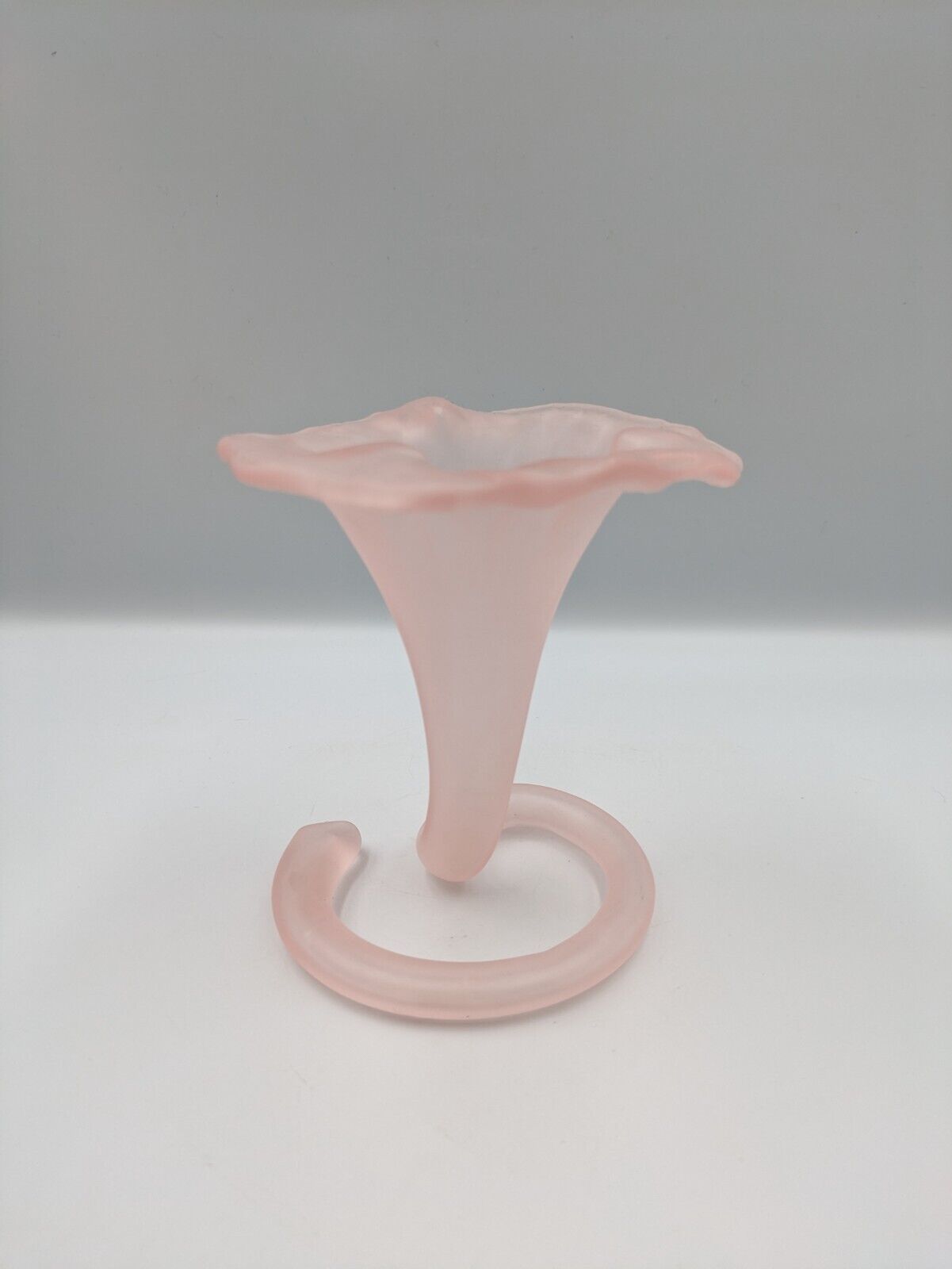 Large Pink frosted glass Vase Calla Lily Flower Design Vintage Italian Decor Vgc