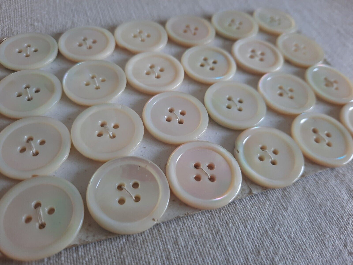 Job Lot Of 24x Vintage Mother Of Pearl White Buttons Diameter 2.3cm 53g Rare Old
