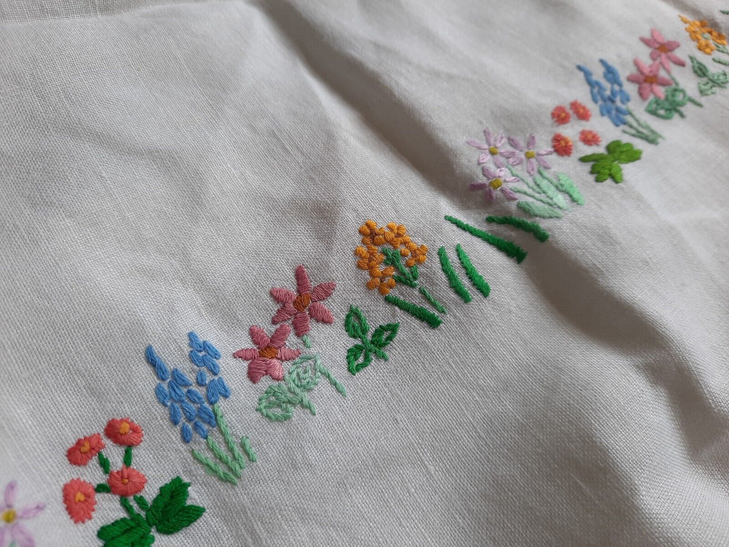 Job lot vtg embroidered retro table cloths cotton floral old x2 flower decor