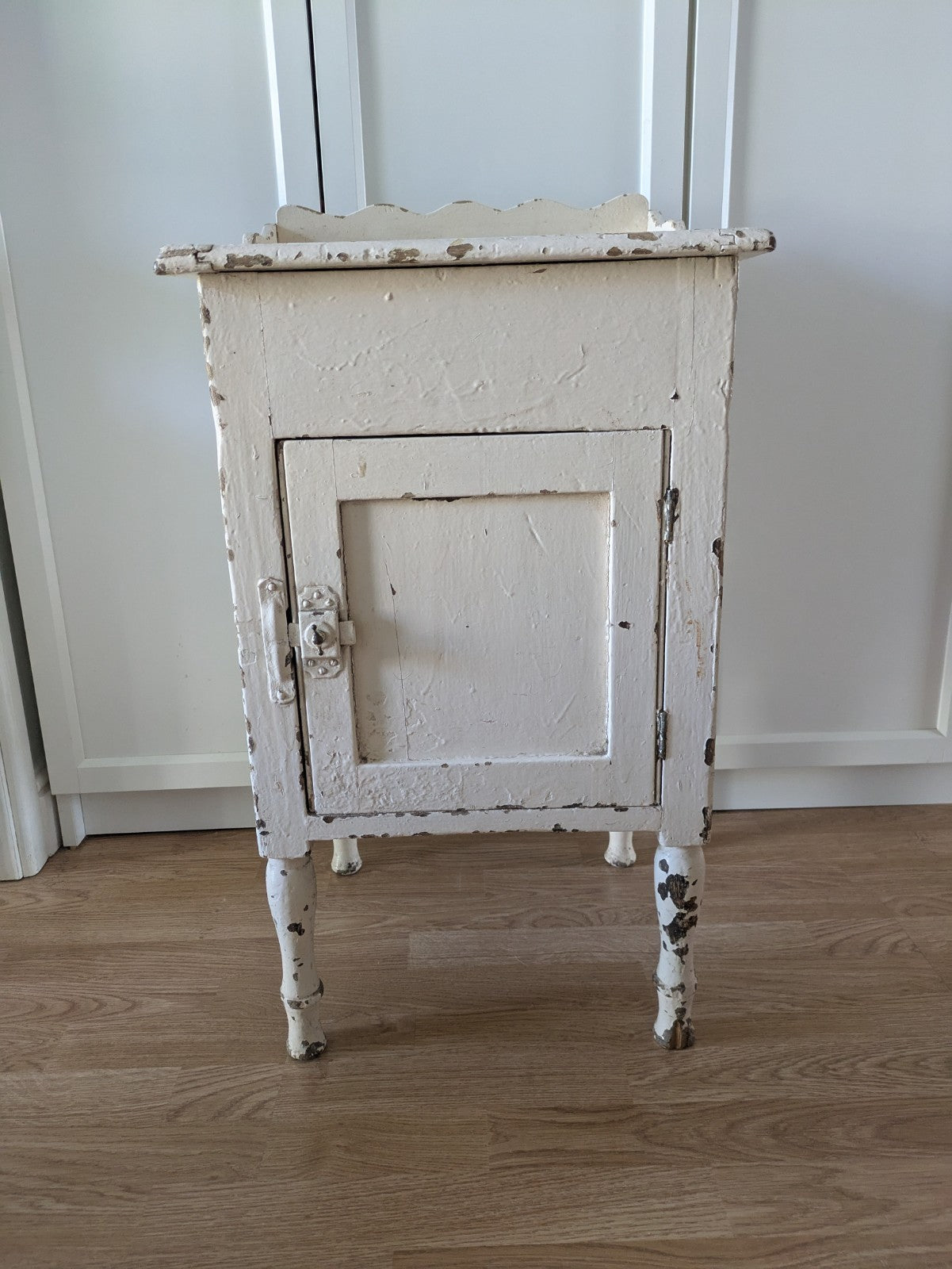 Vintage painted Chippy Bedside Vanity cabinet with Rail White Cupboard Table Old