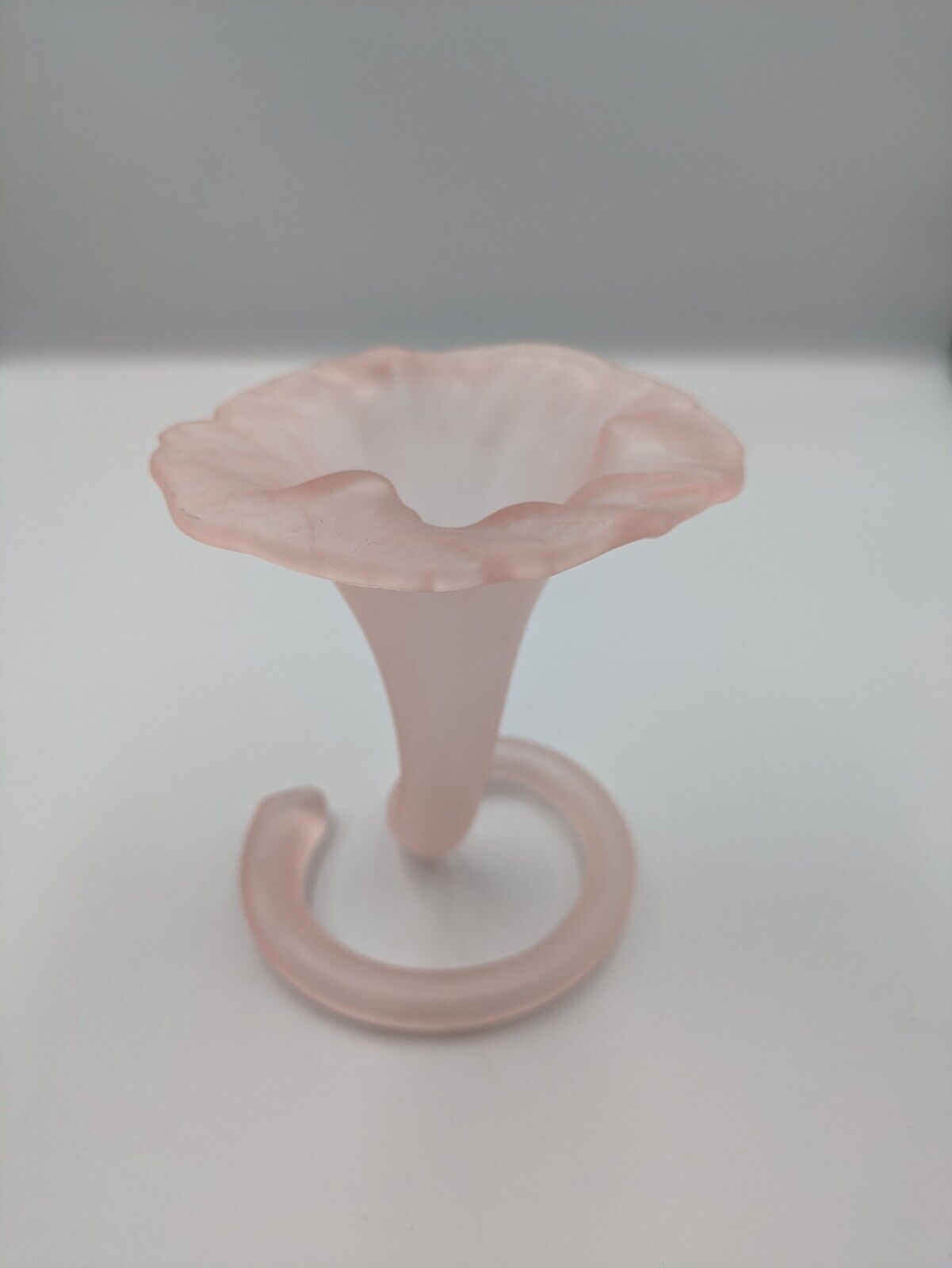 Large Pink frosted glass Vase Calla Lily Flower Design Vintage Italian Decor Vgc