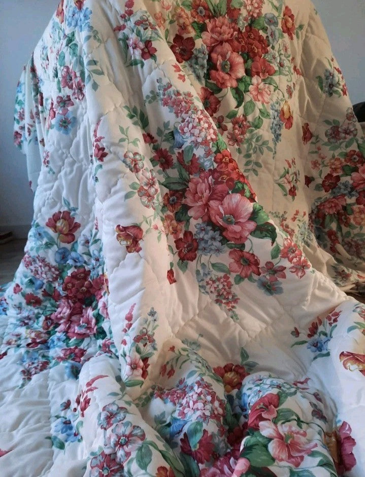 Vintage style DOUBLE floral rose QUILTED TOPPER bedding fabric chintz FRILL EDGE