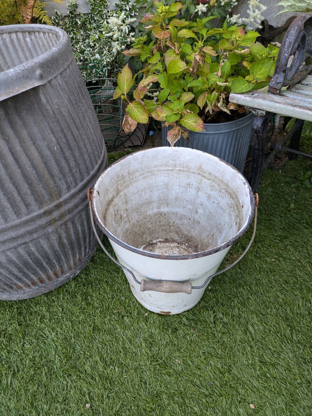 Vtg White Metal Enamel Bucket Wooden Handle Retro Kitchenalia Planter Garden