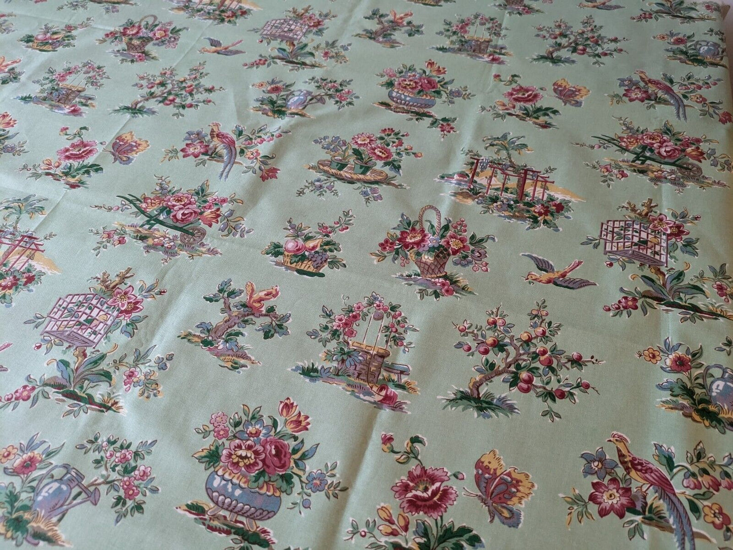 Vintage 1993 Warner Glazed Cotton Interior Cotton Floral Print Fabric Garden New