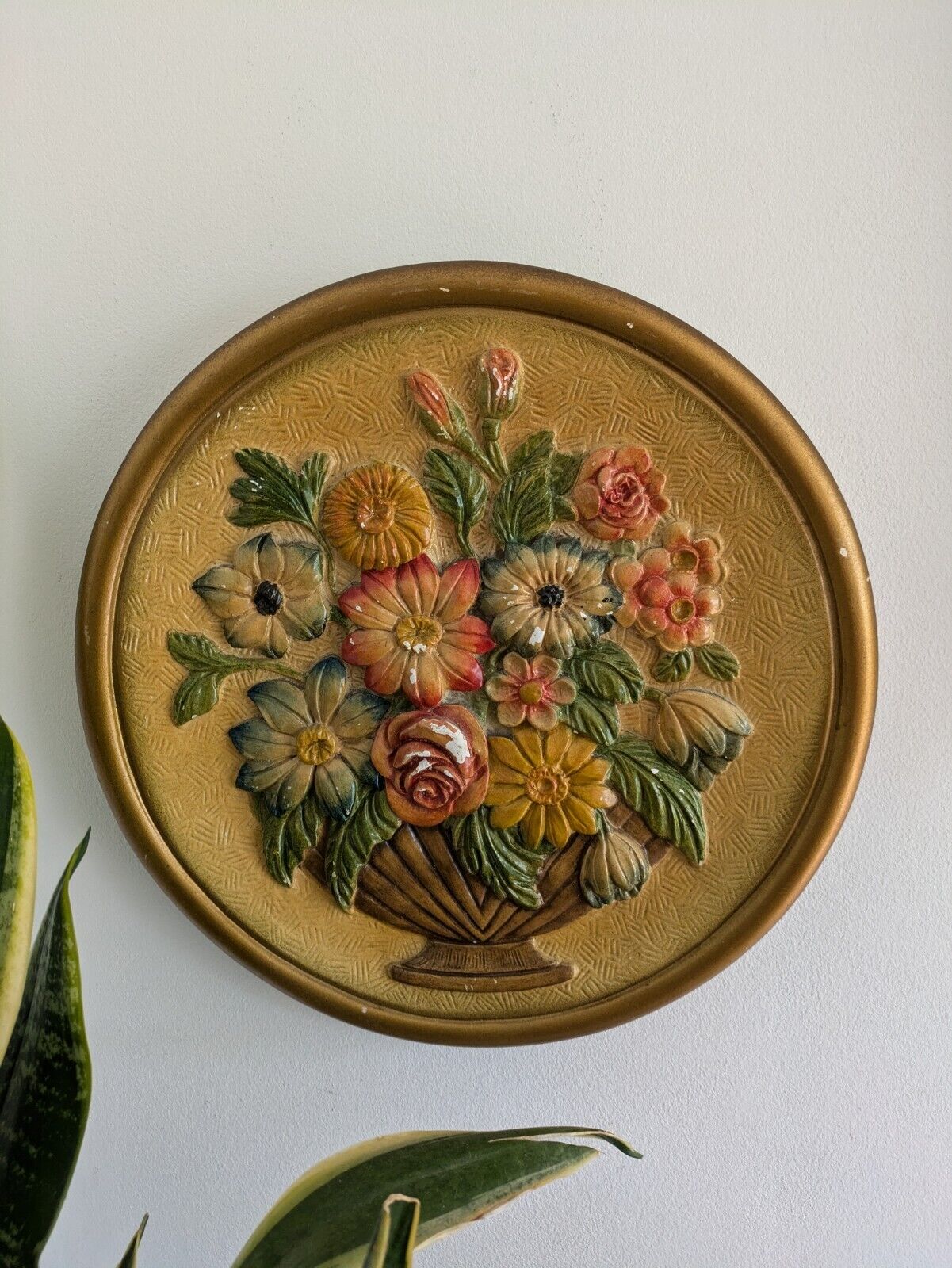 VTG 30s 35.5cm Gold Floral Hand Painted Chalkware Plaque 3D Plate Roses Bouquet