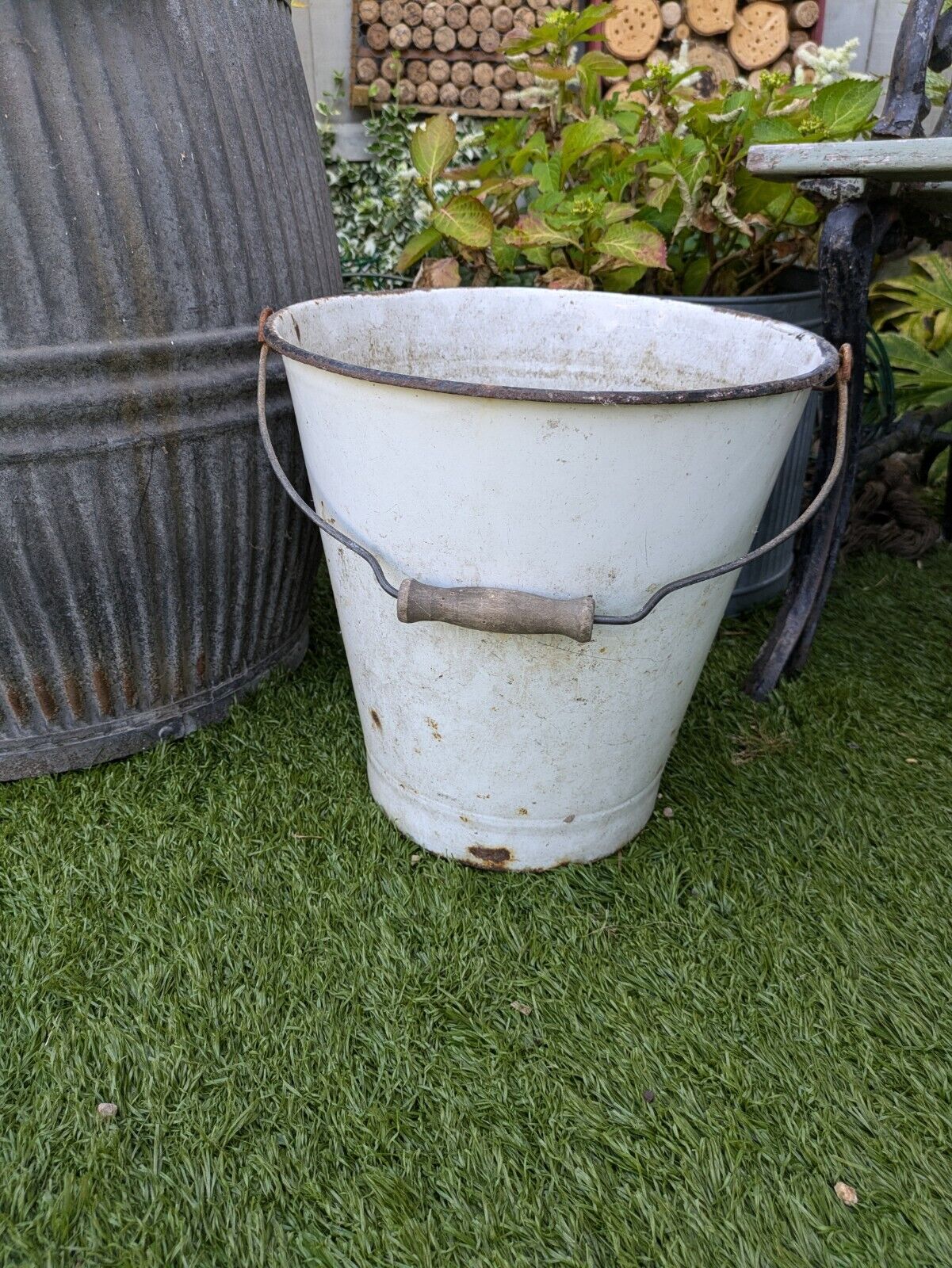 Vtg White Metal Enamel Bucket Wooden Handle Retro Kitchenalia Planter Garden