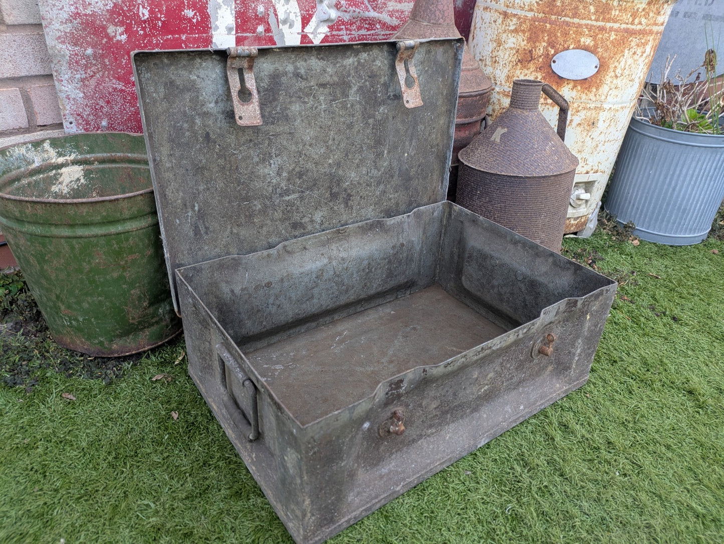 Vintage Heavy Metal Trunk Military Box Storage Chest Coffee Table Case Tool Ammo