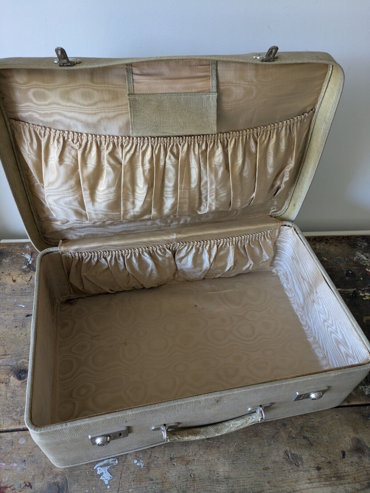 Vintage Faux Animal Skin Suitcase Beige Off White Cream Retro Luggage Prop Vgc