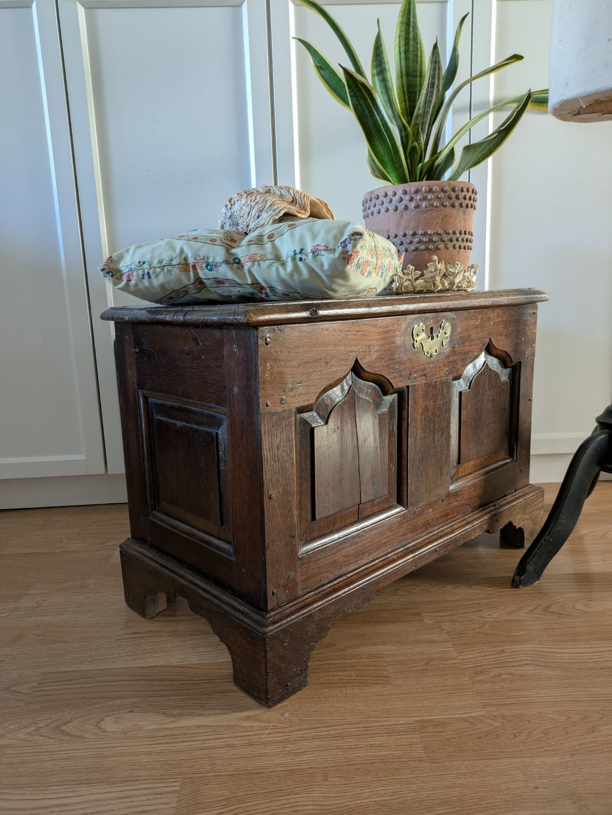 ANYIQUE WELSH MID 18TH CENTURY OAK MULE DOWER CHEST COFFER BLANKET BOX Original