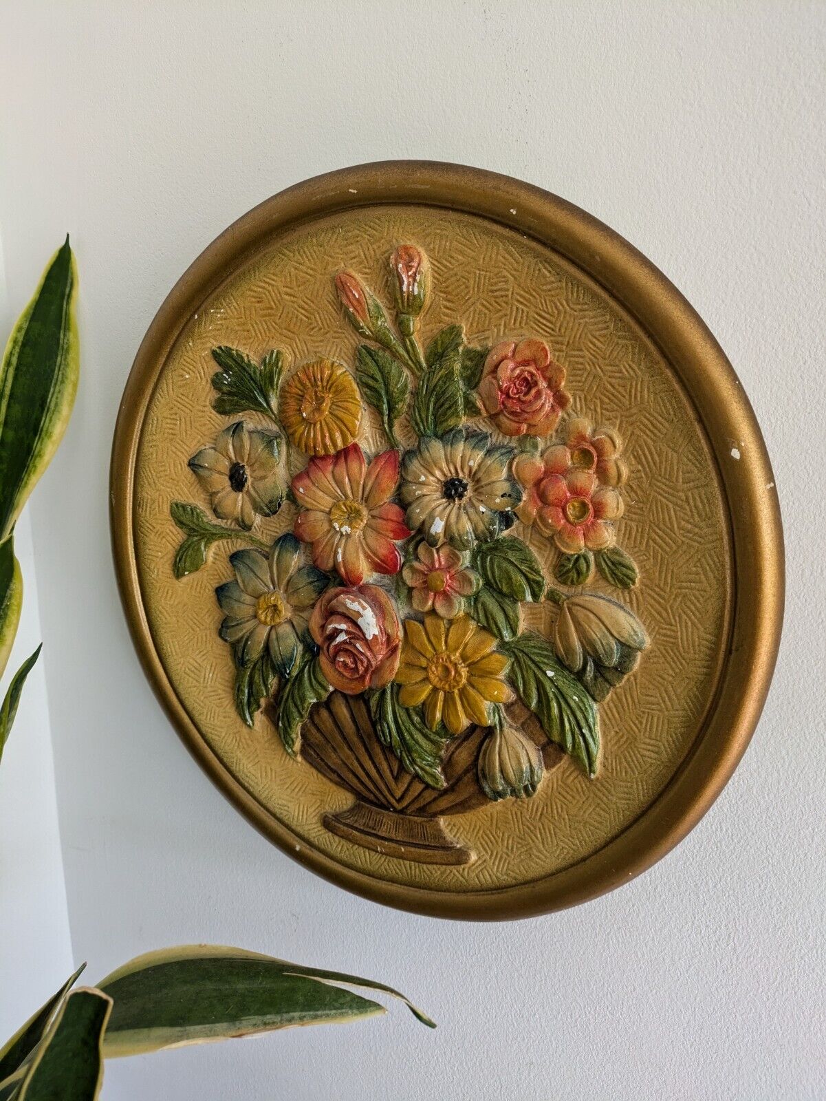 VTG 30s 35.5cm Gold Floral Hand Painted Chalkware Plaque 3D Plate Roses Bouquet