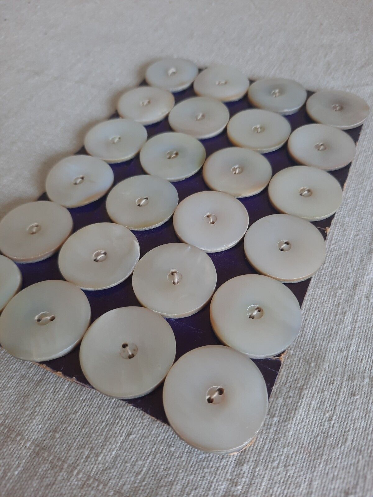 Job Lot Of 24x Vintage Mother Of Pearl White Buttons; Diameter 2.6cm 88g Shell