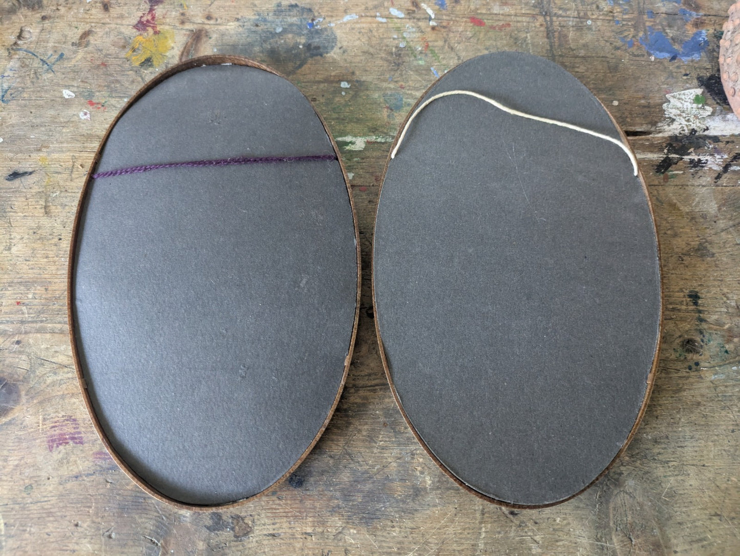 2x Floral Embroidery Oval Frame Embroidered Pictures Vintage Retro Prop Pair