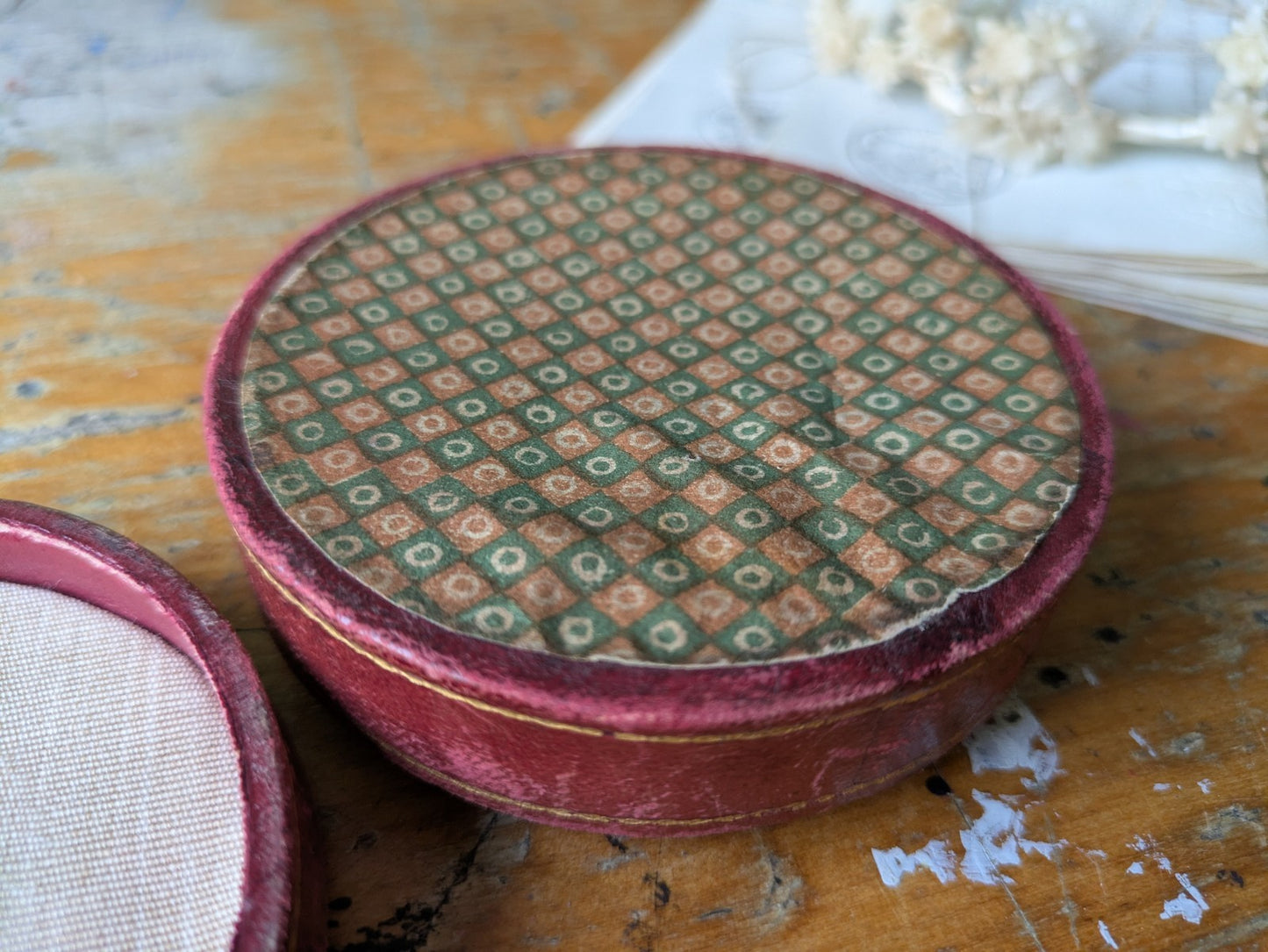 Vintage Leather Maroon Gold Trim Round Trinket Pill Box Storage Pot Pattern Vgc
