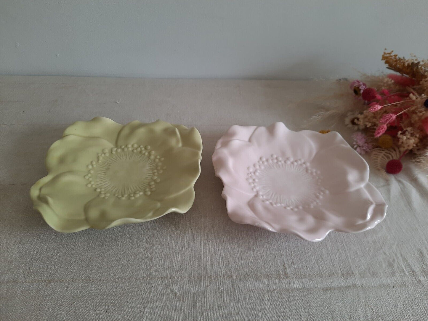 M studios Black Flower Pink Yellow Ceramic Pottery Plates Rare Petal Prop Displa