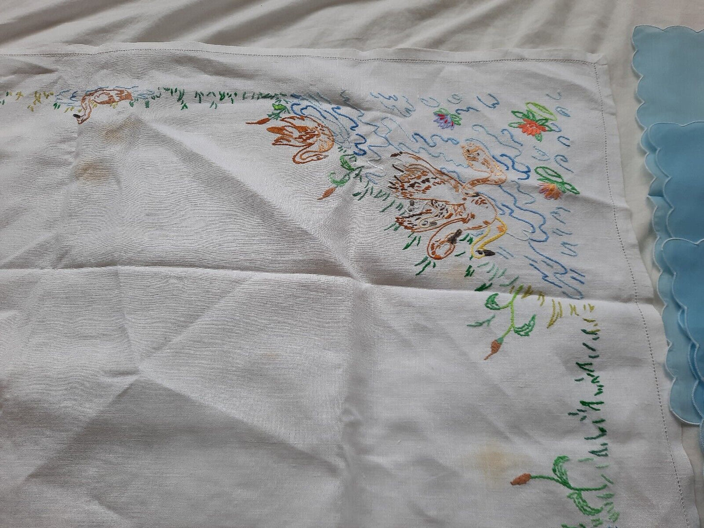 Job lot vtg embroidered retro table cloth cotton floral mats swan duck napkins